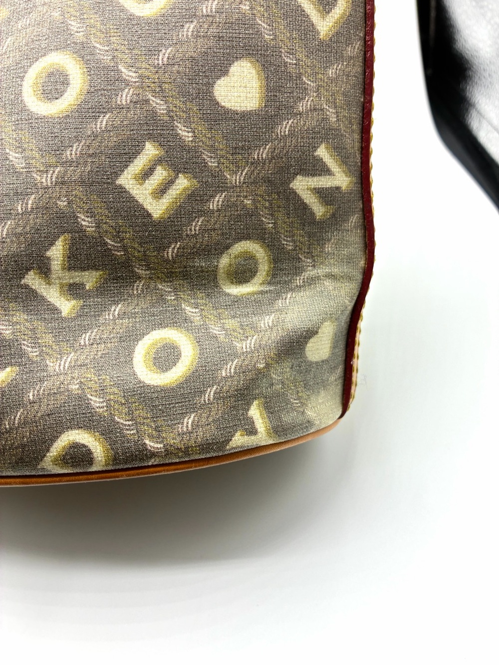 Y2K Dooney & Bourke Crossword Monogram Bucket Shoulder Bag Heart Charm - Picture 14 of 16